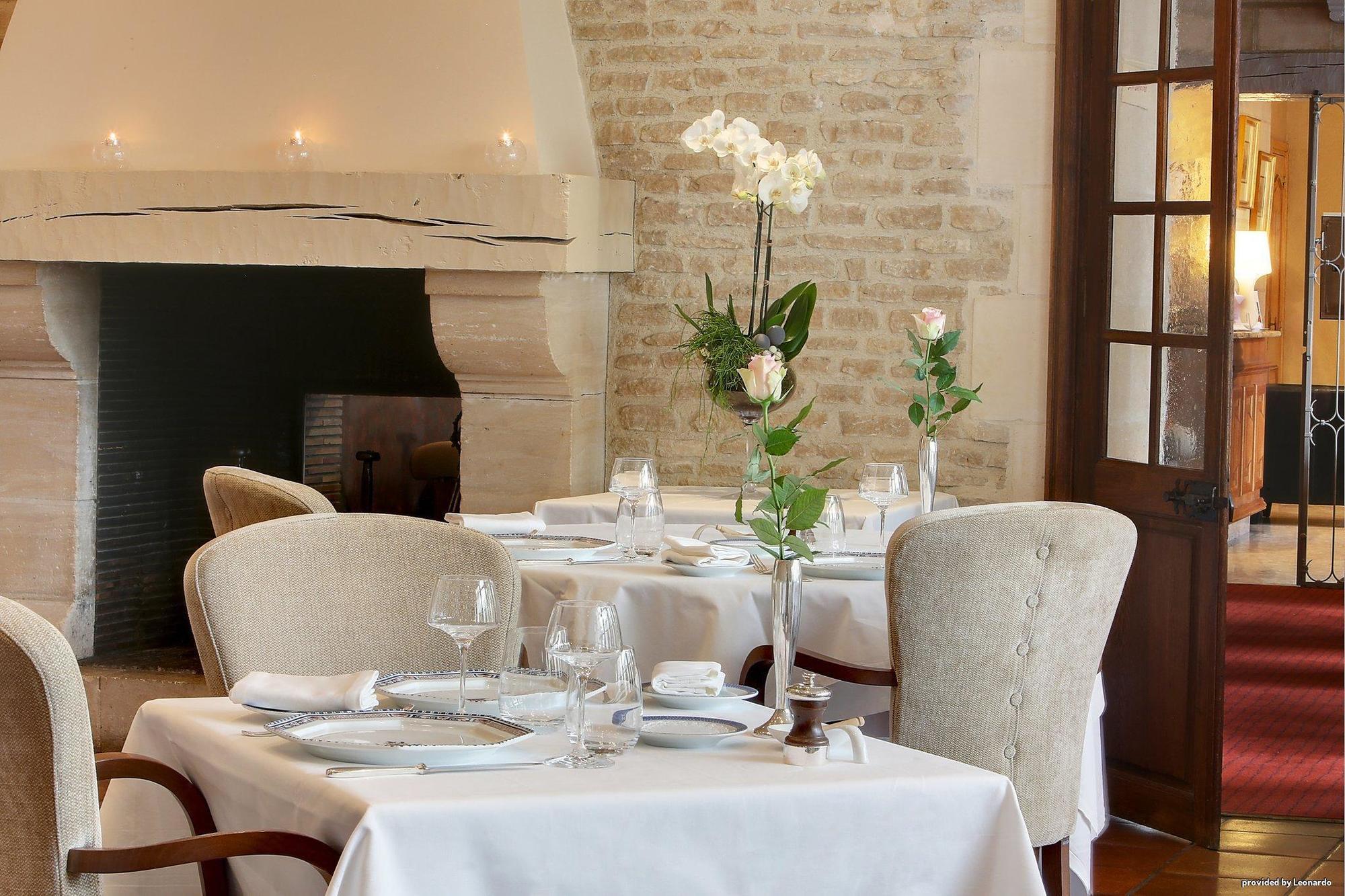 Hotel Restaurant Le Dauphin et Le Spa du Prieuré Caen Exterior foto